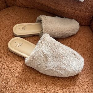 Time and Tru Taupe Faux-Fur Slip-On Slippers